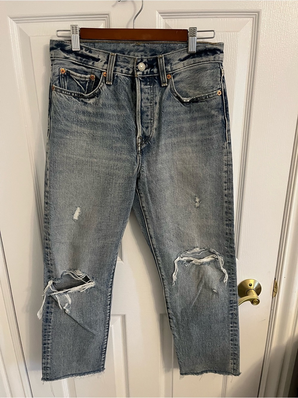 Levi's Distressed Light Blue Ripped Jeans - Picture 3 of 7